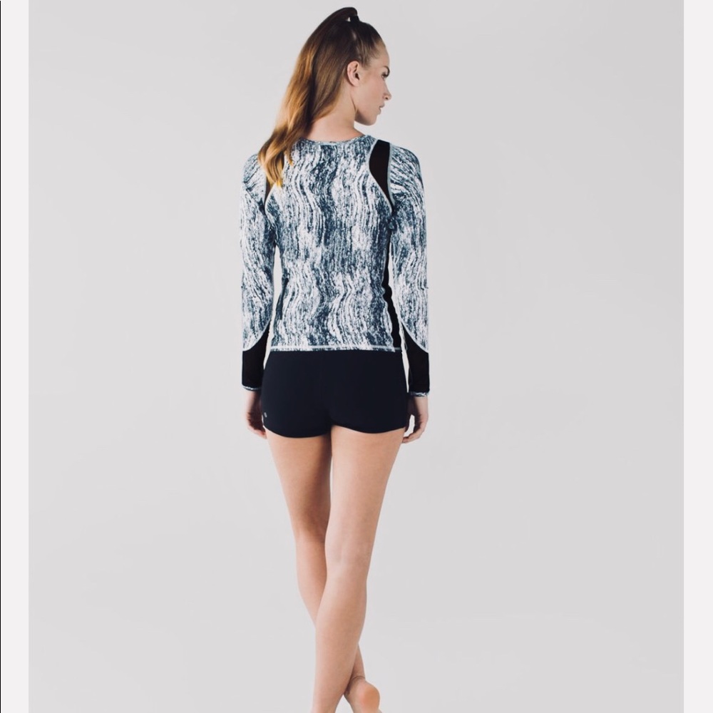 Lululemon Runner Texture Twist Black & White Top - Picture 4 of 8
